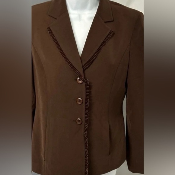 Women’s Size 4 Brown Blazer 3 Button‎ Ruffle Pockets Lined Career Classic Office - Picture 2 of 14